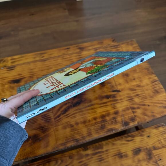 Vintage 2002 Tomie dePaola Adelita A Mexican Cinderella Story Hardcover Book - Picture 11 of 11